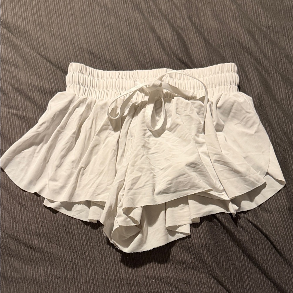 Katie J NYC Cream Flowy Shorts